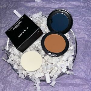 🦄 NWT Mac Powder + Foundation Studio Fix NC45 🦄